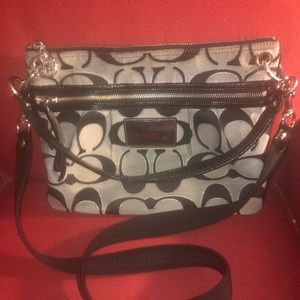 Coach Poppy Crossbody(medium)